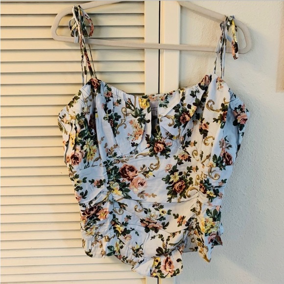Floral top with adjustable tied straps - Picture 7 of 7